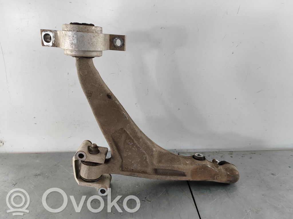 Volvo XC60 Priekinė svirtis 