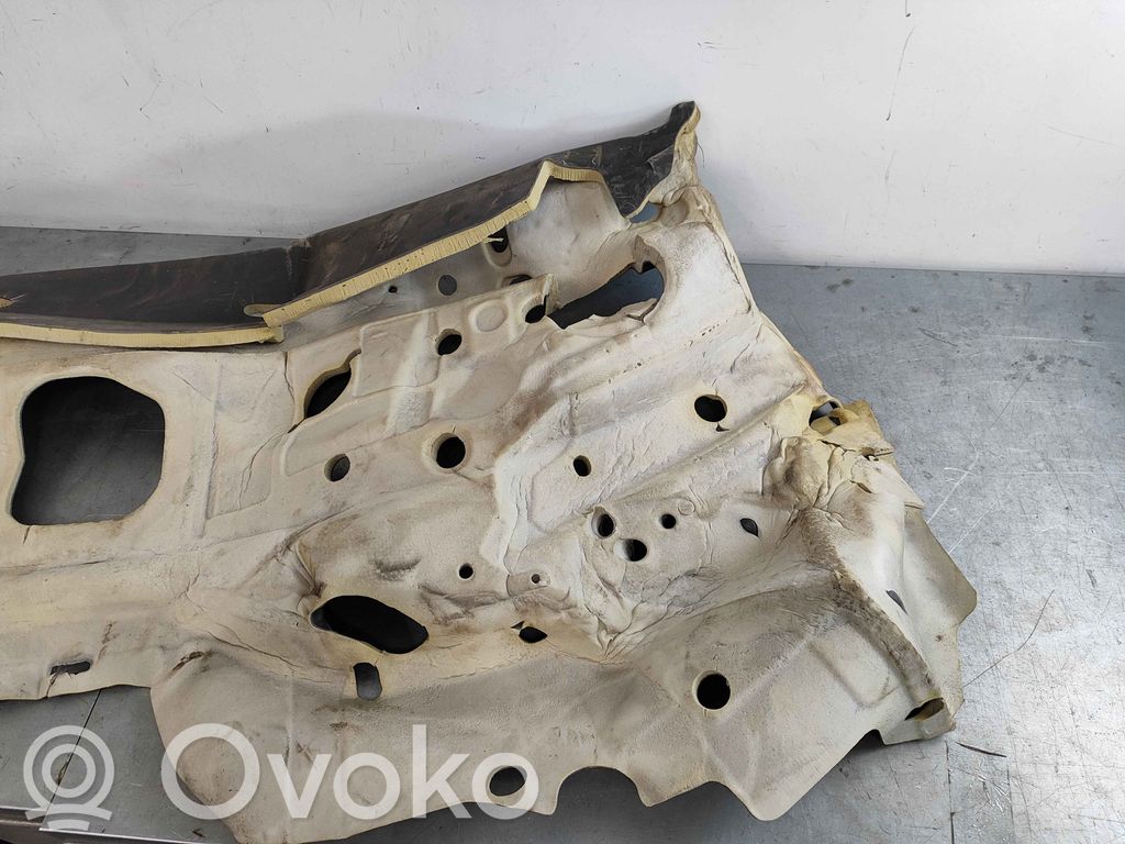Volvo C40 Wygłuszanie pod deską rozdzielczą 