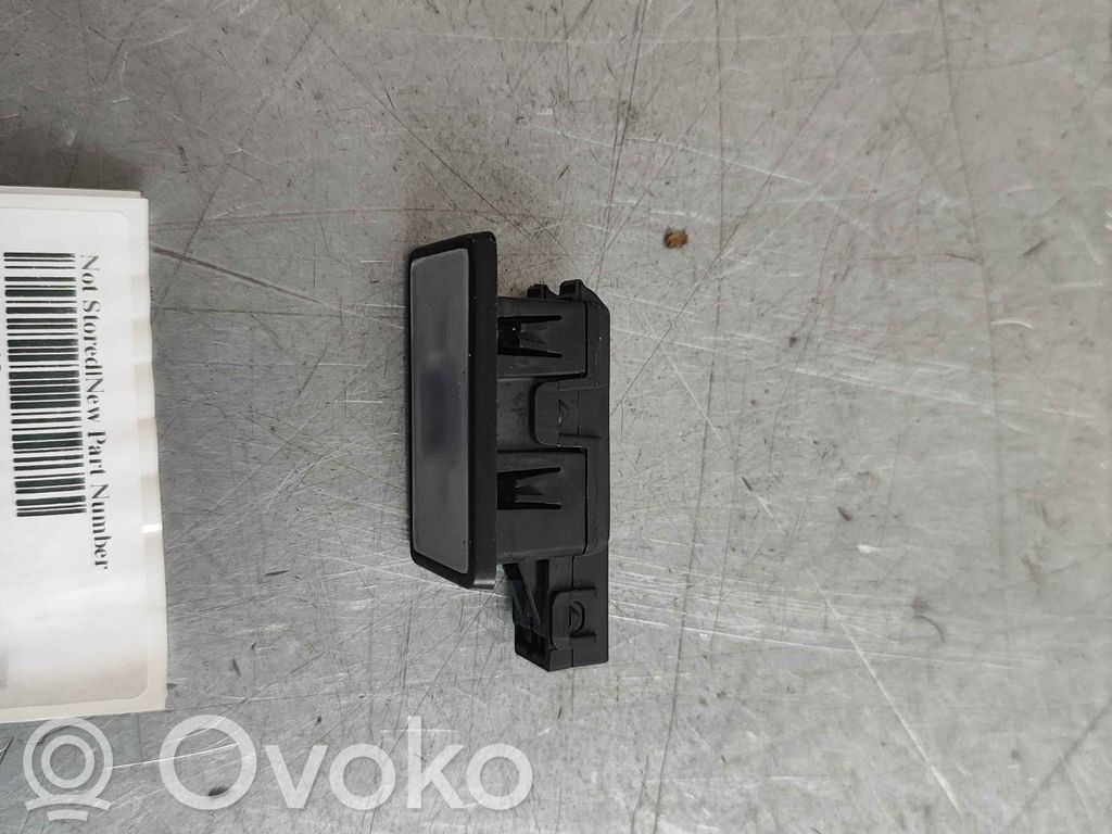 Volvo S90, V90 Rear door interior light 