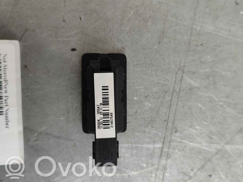 Volvo S90, V90 Glove box light 