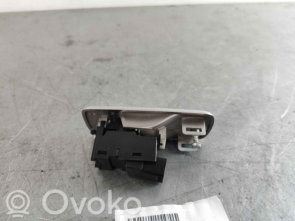 Jaguar XF X250 Electric window control switch 