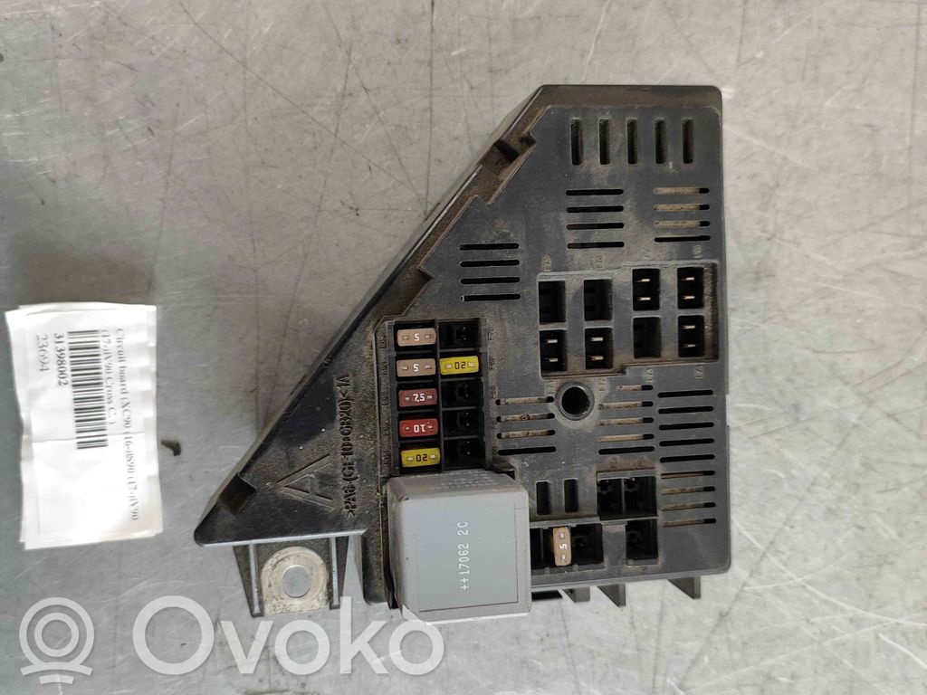 Volvo XC90 Fuse module 