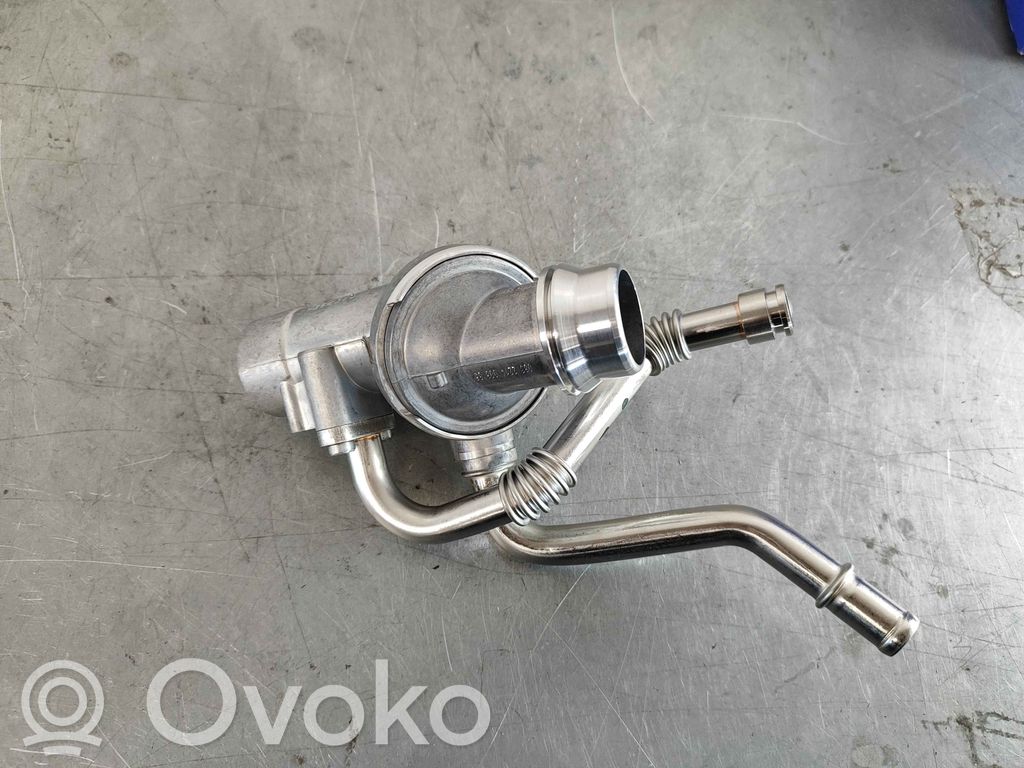 Volvo XC60 Termostat / Obudowa termostatu 