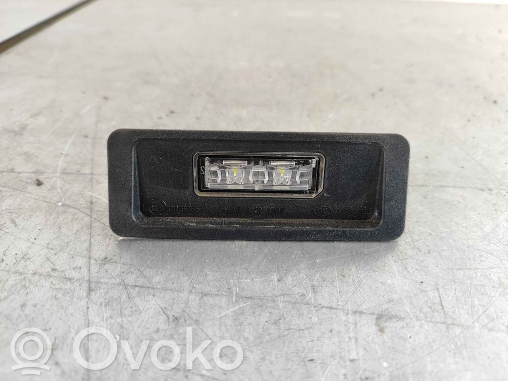 Volvo V40 Numerio apšvietimas 