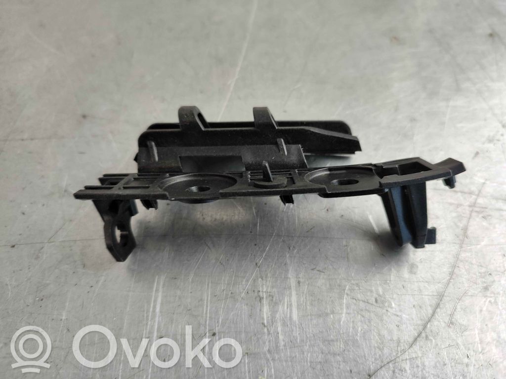 Audi A4 S4 B9 8W Uchwyt / Mocowanie zderzaka tylnego 