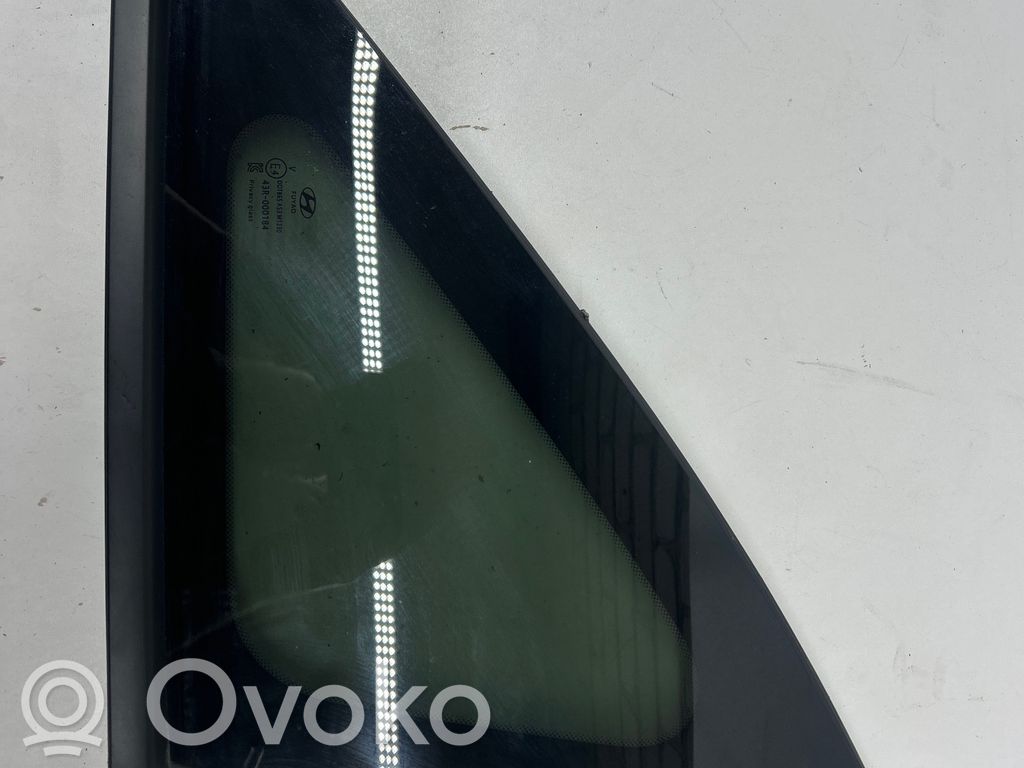 Hyundai Tucson IV NX4 Szyba karoseryjna tylna 