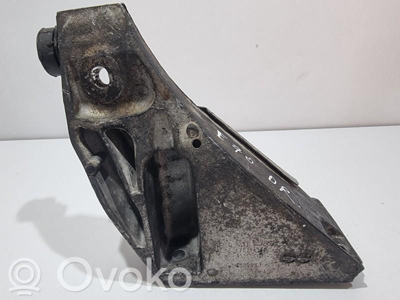 Engine mounting bracket   6772680,2211677268002