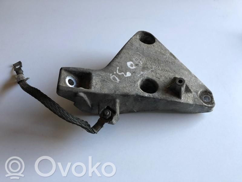 Moottorin kiinnikekorvake (käytetyt)   6786691,2211678669102
