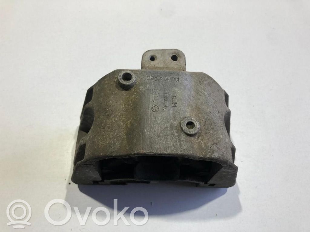 Volkswagen Golf IV Engine mounting bracket 