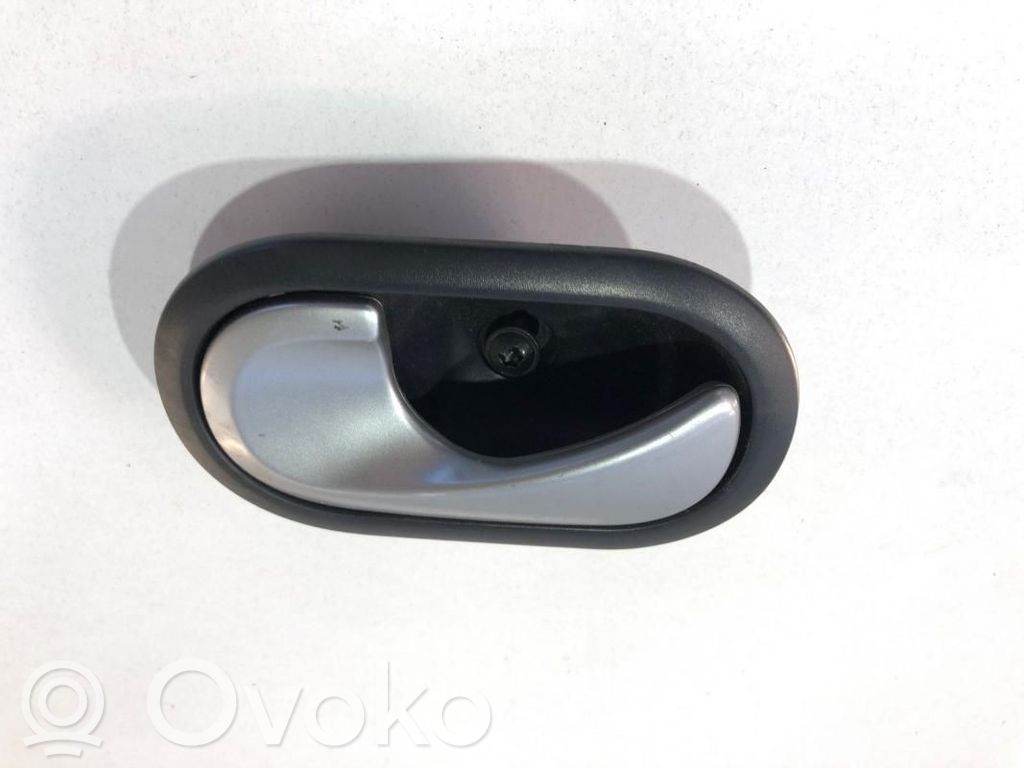 Renault Clio III Manecilla externa puerta delantera 