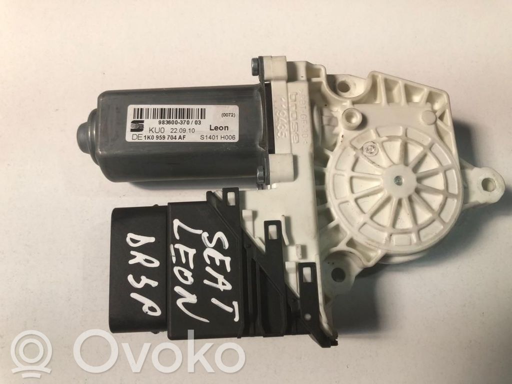 Silniczek podnoszenia szyby drzwi tylnych   1K0959704AF,1K0959704AF