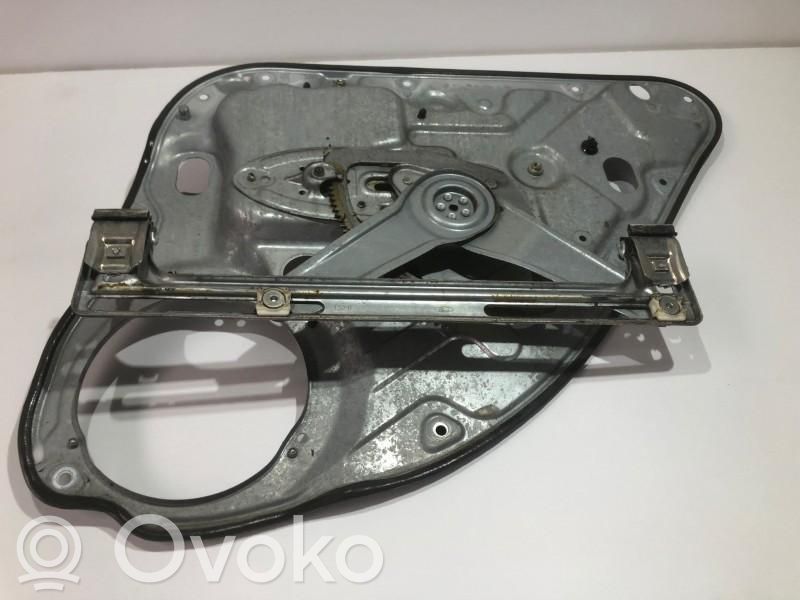Ford Focus Mecanismo para subir la puerta trasera sin motor 