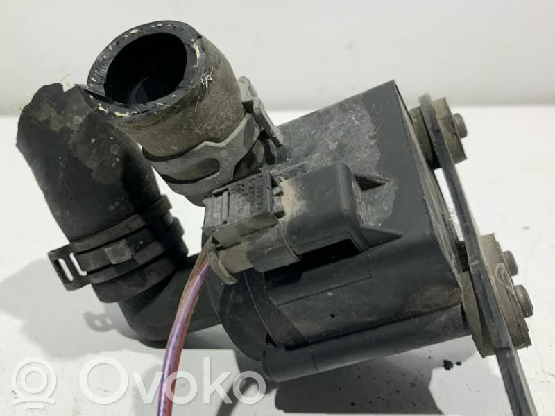 Volkswagen Golf VI Bomba de agua 