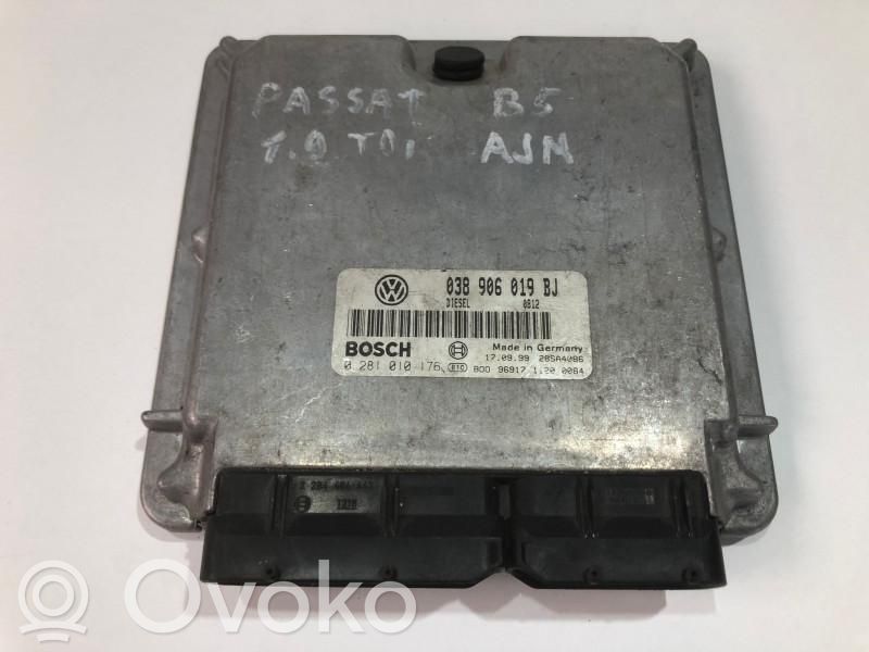 Volkswagen PASSAT B5.5 Engine control unit/module ECU 