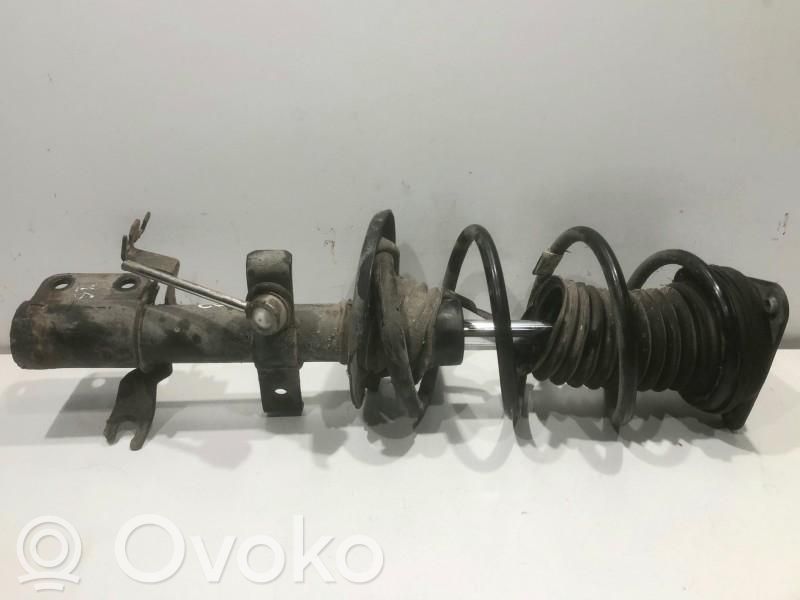 Renault Clio IV Priekšpusē amortizators 