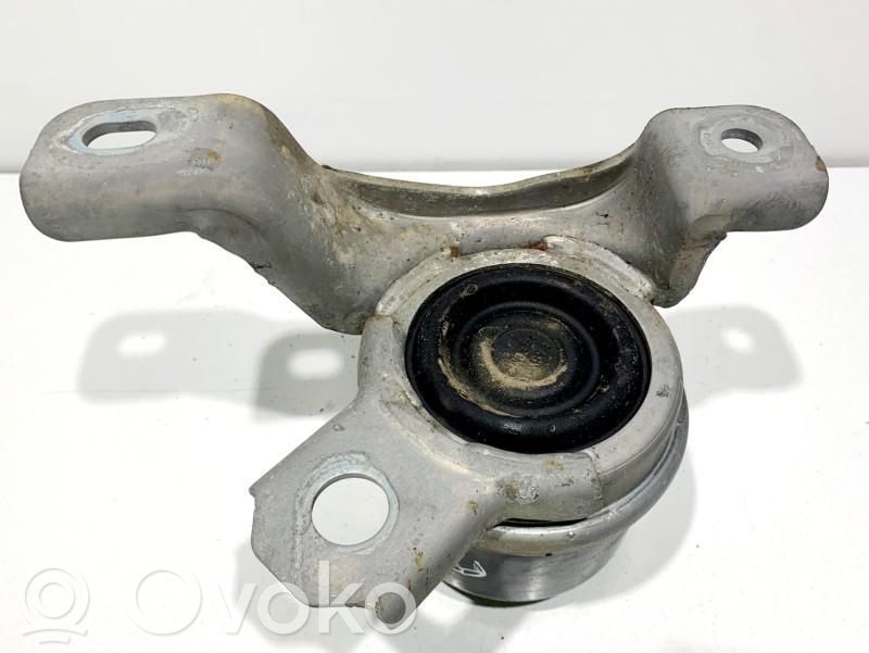 Land Rover Freelander 2 - LR2 Engine mount bracket 