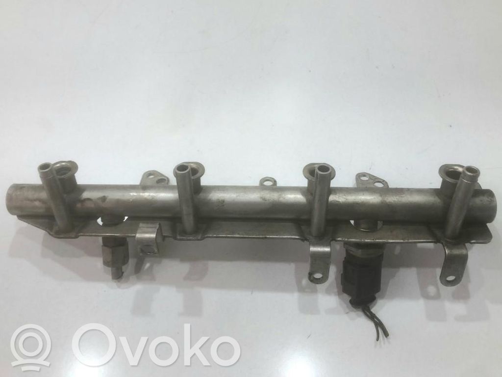 Audi A5 8T 8F Tubo principal de alimentación del combustible 