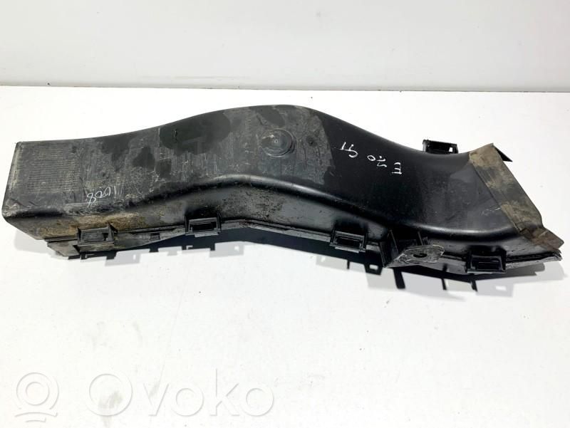 Air intake hose/pipe   7158379