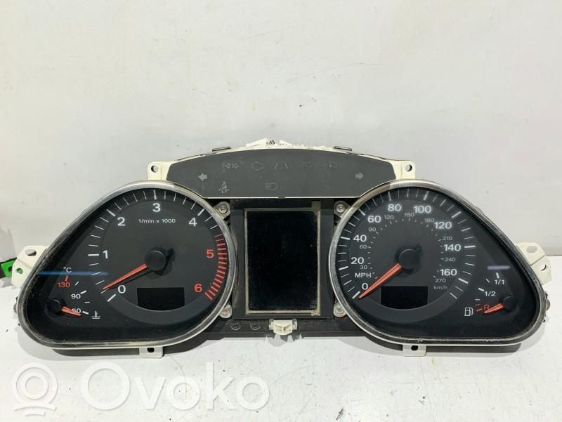 Audi Q7 4L Licznik / Prędkościomierz 