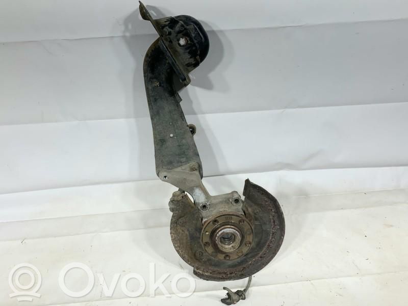 Skoda Octavia Mk2 (1Z) Zwrotnica koła przedniego 