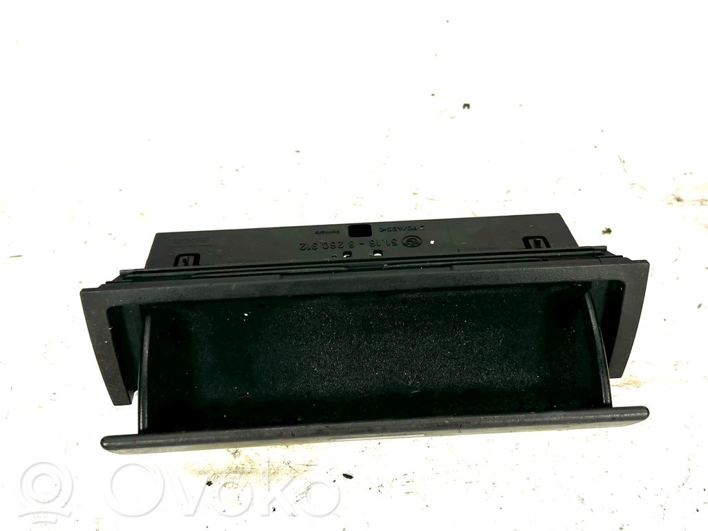 BMW 3 E46 Mantu nodalījums 