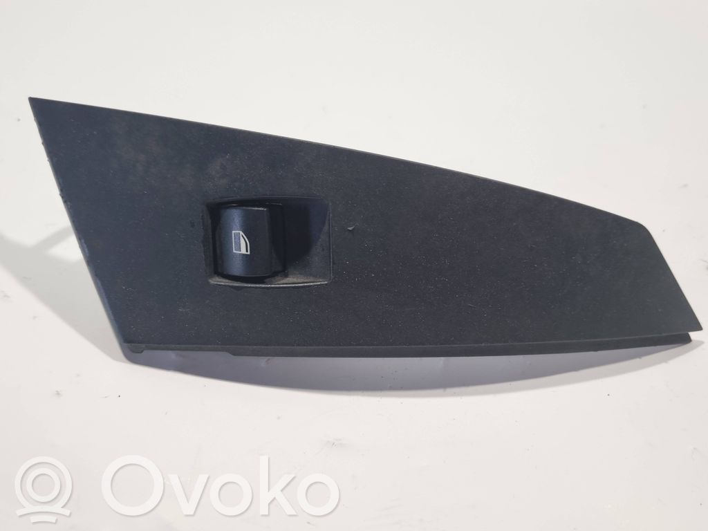 Electric window control switch   15979804,6922244,90868691
