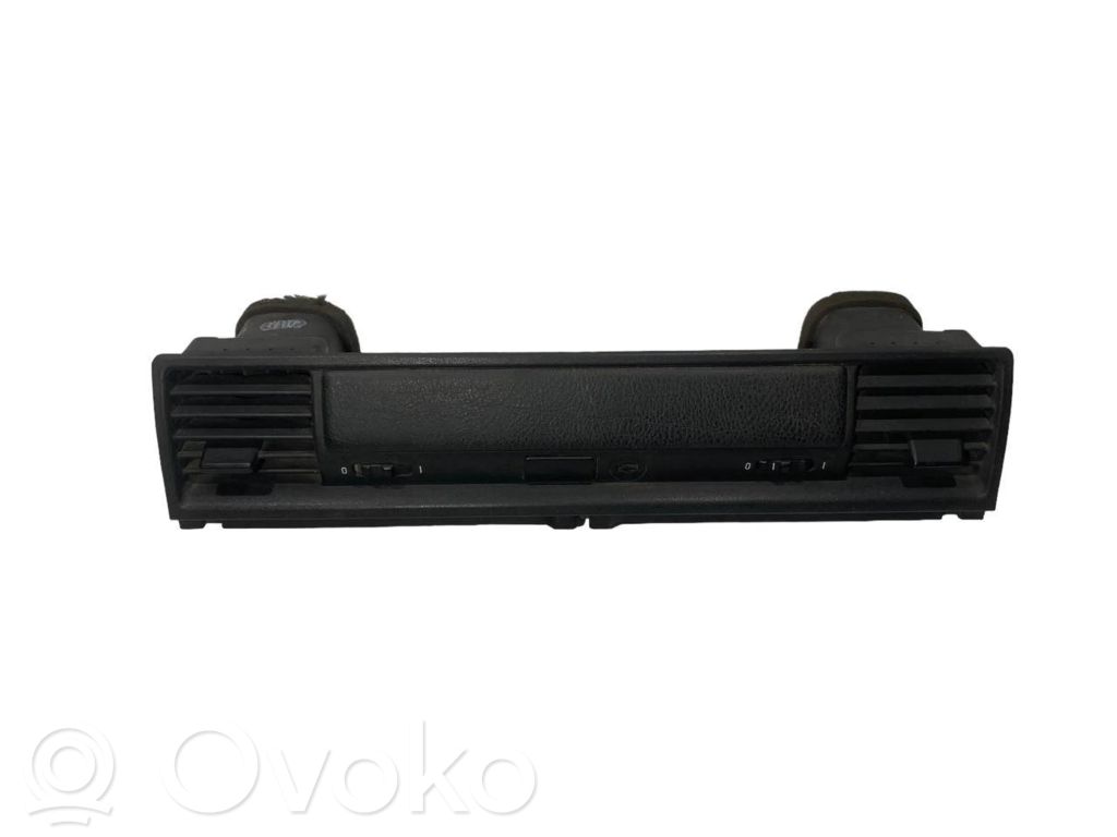 BMW 3 E36 Centrinės oro grotelės 