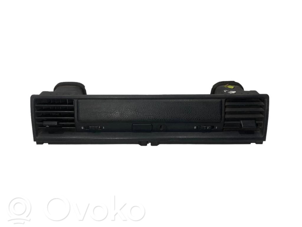 BMW 3 E36 Centrinės oro grotelės 