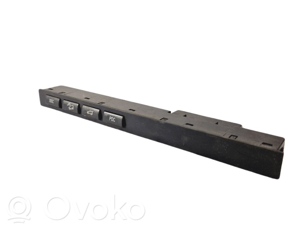Parking (PDC) sensor switch   8373734