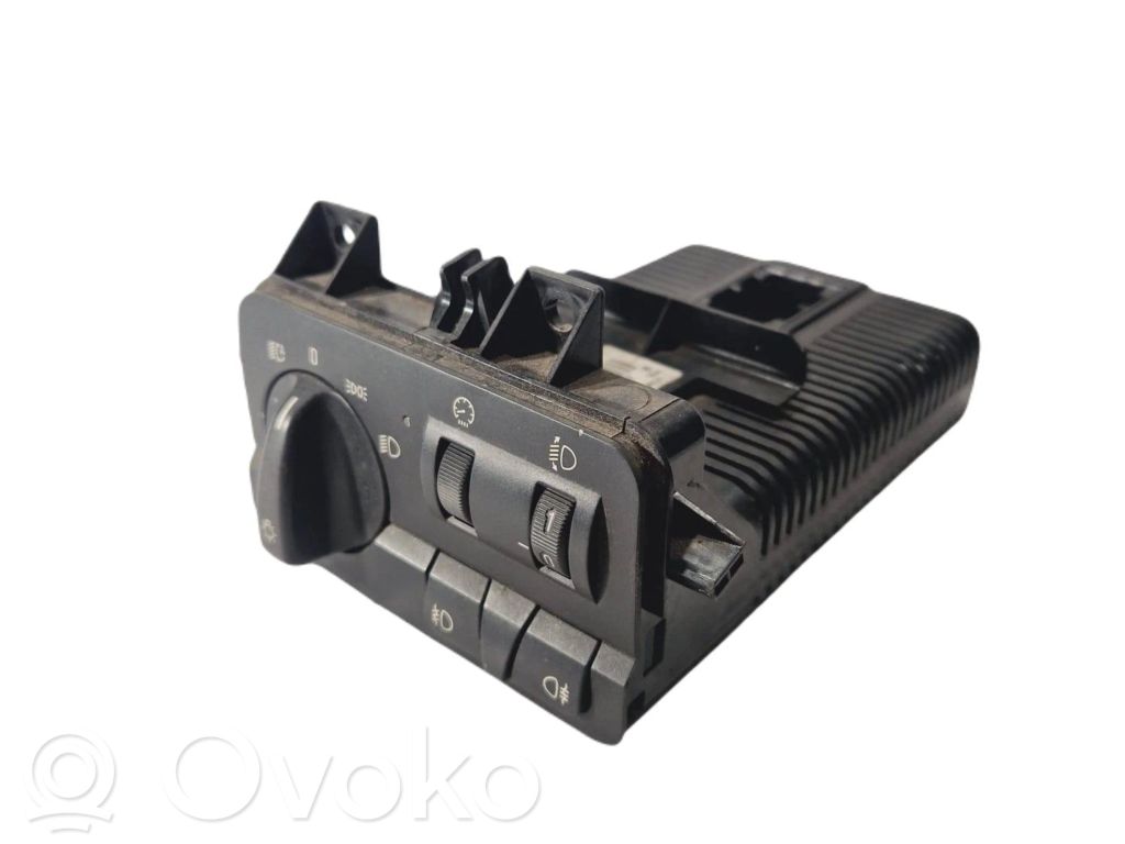 Lukturu slēdzis   6919830