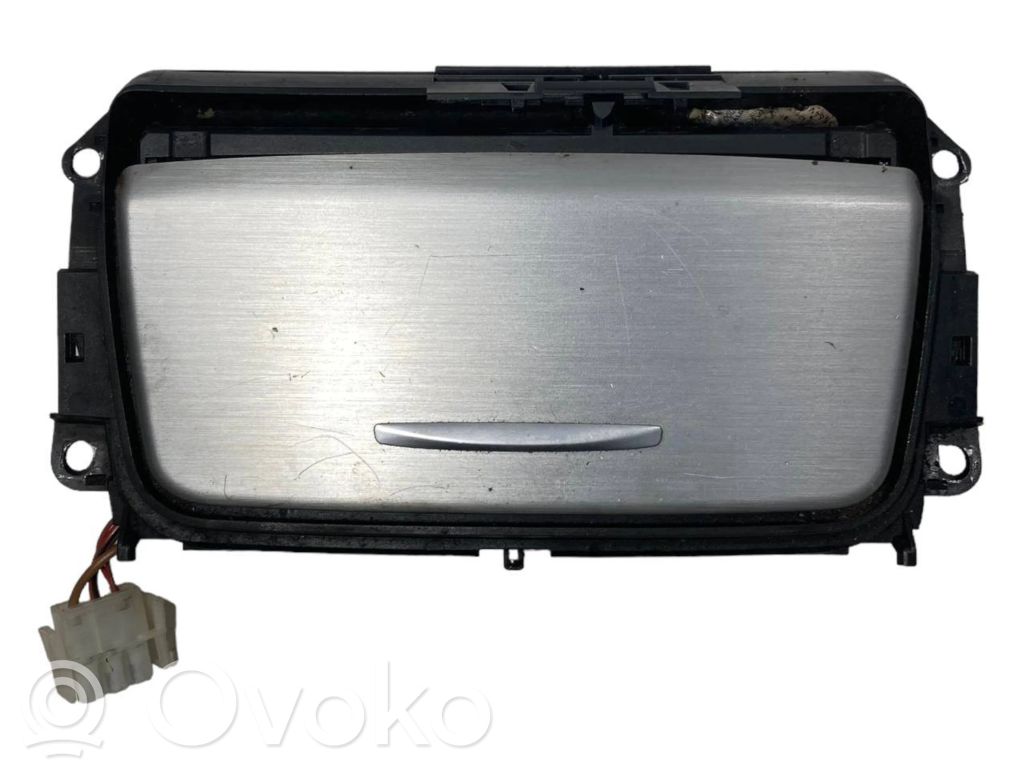 Ashtray (front)   7078571,7129555,51167078571,51167129555