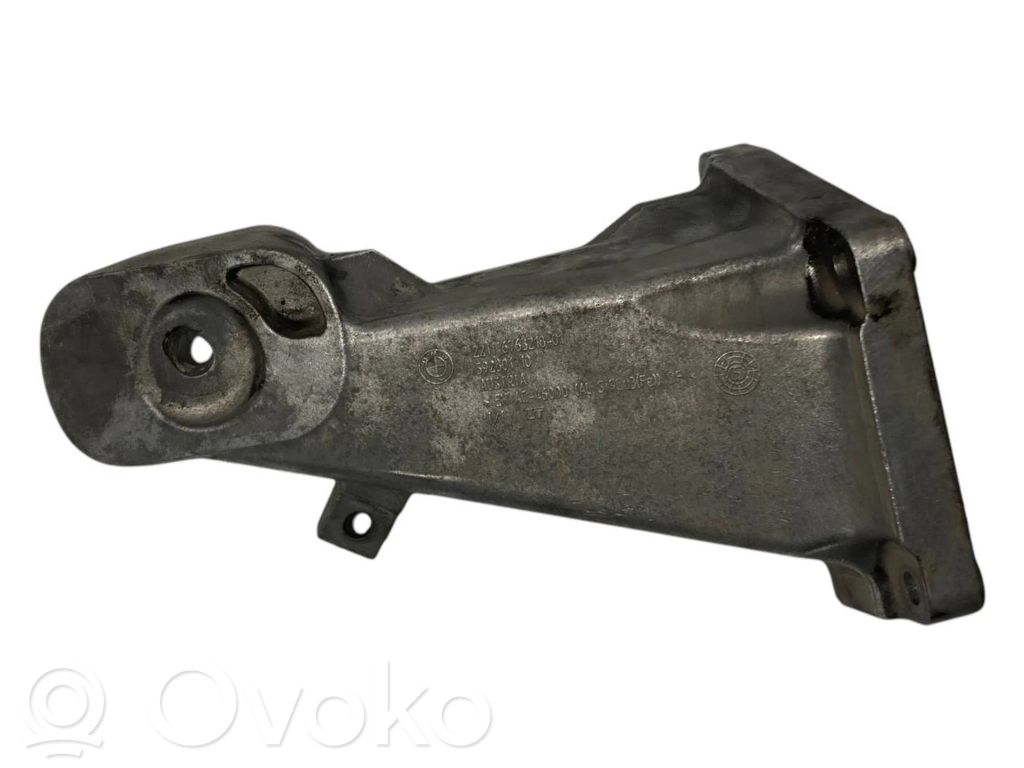 BMW 5 E60 E61 Engine mounting bracket 