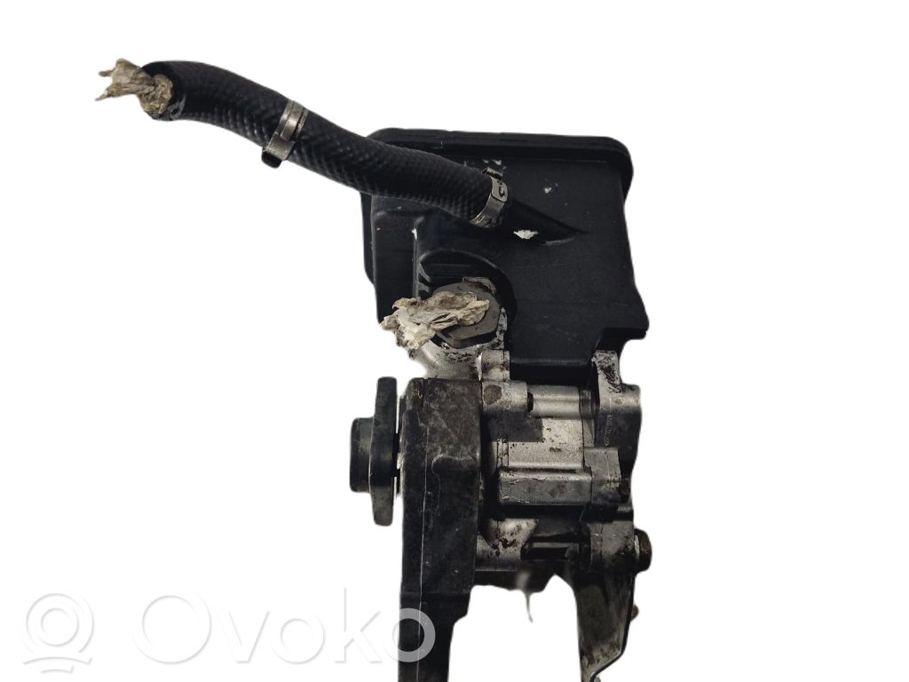 BMW 5 E39 Power steering pump 