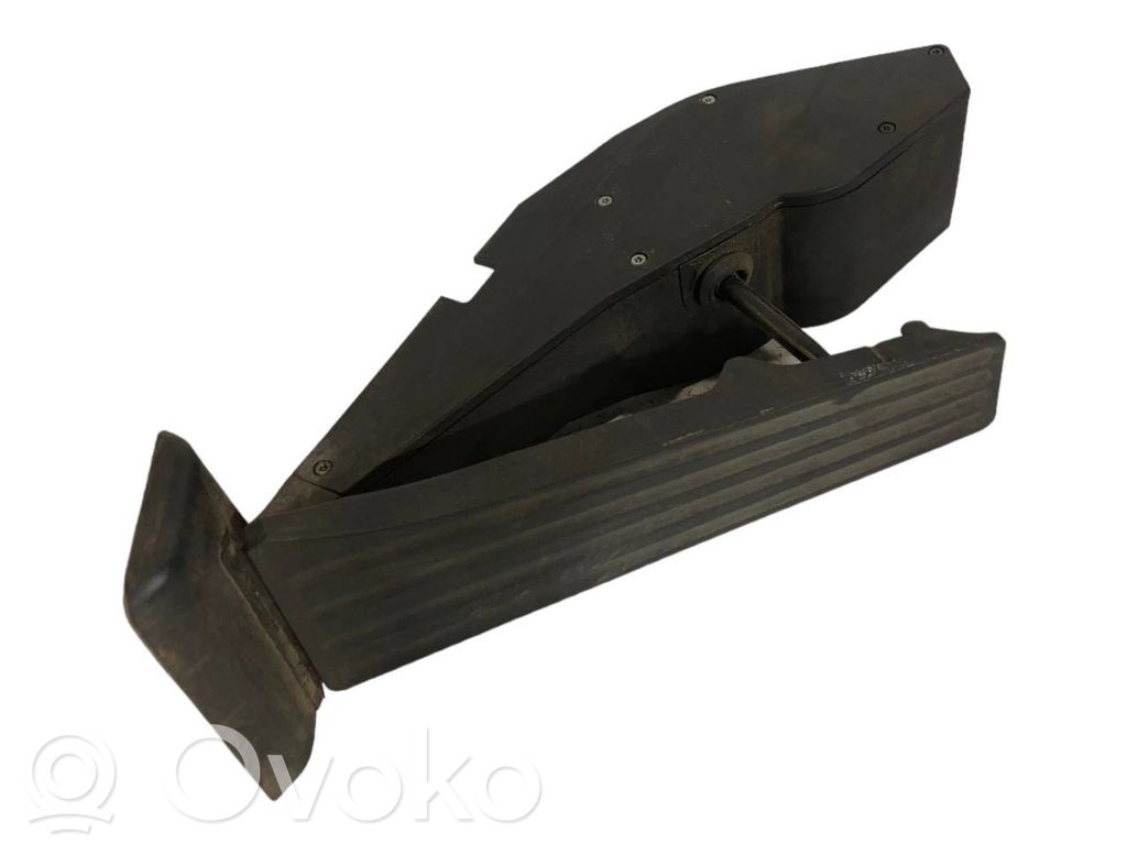 Akceleratoriaus pedalas   6756492,35406756492