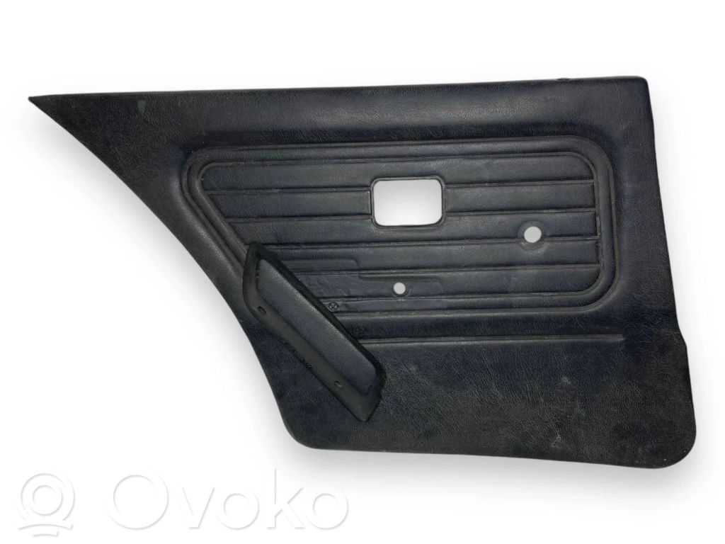 BMW 3 E30 Takaoven verhoilu 