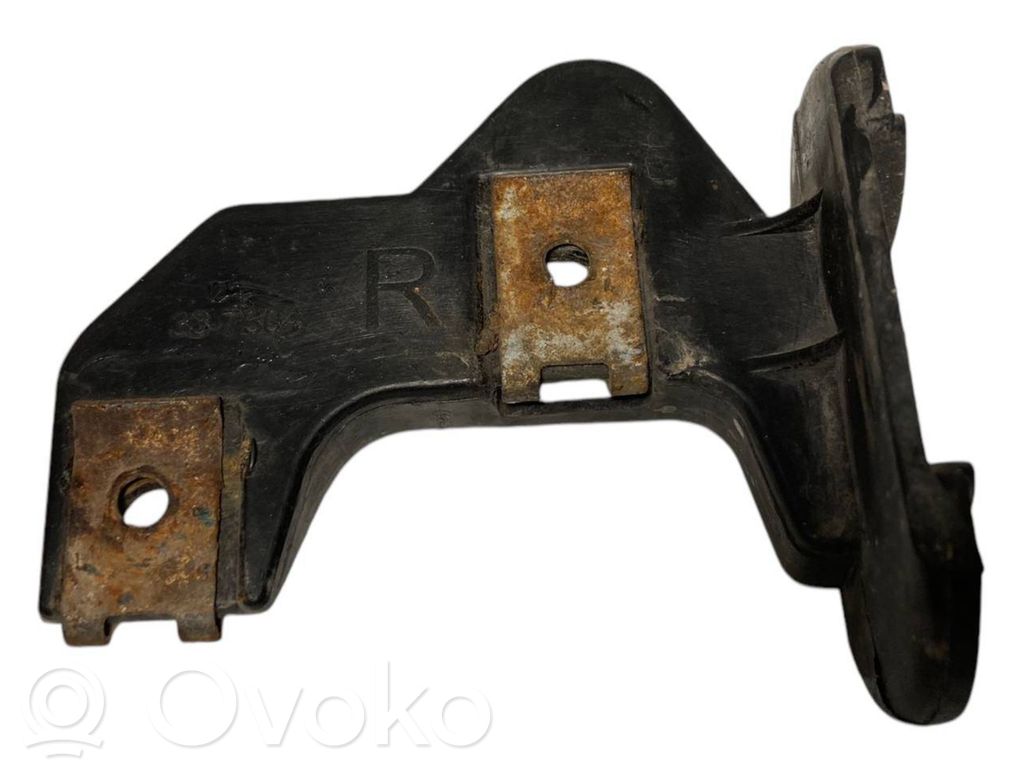 Front bumper mounting bracket