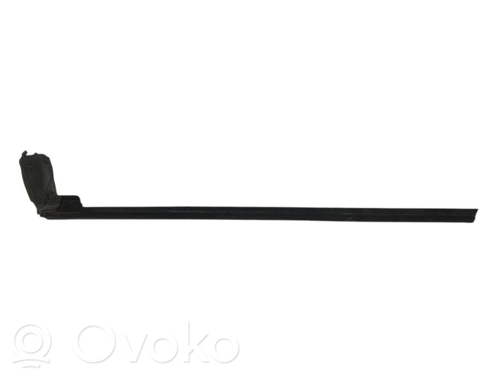 Priekinė guma sandarinimo (prie stiklo)   7187083,7119089