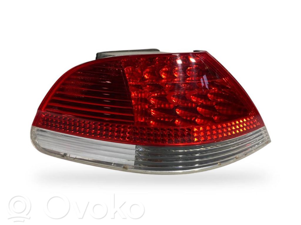 BMW 7 E65 E66 Galinis žibintas kėbule 