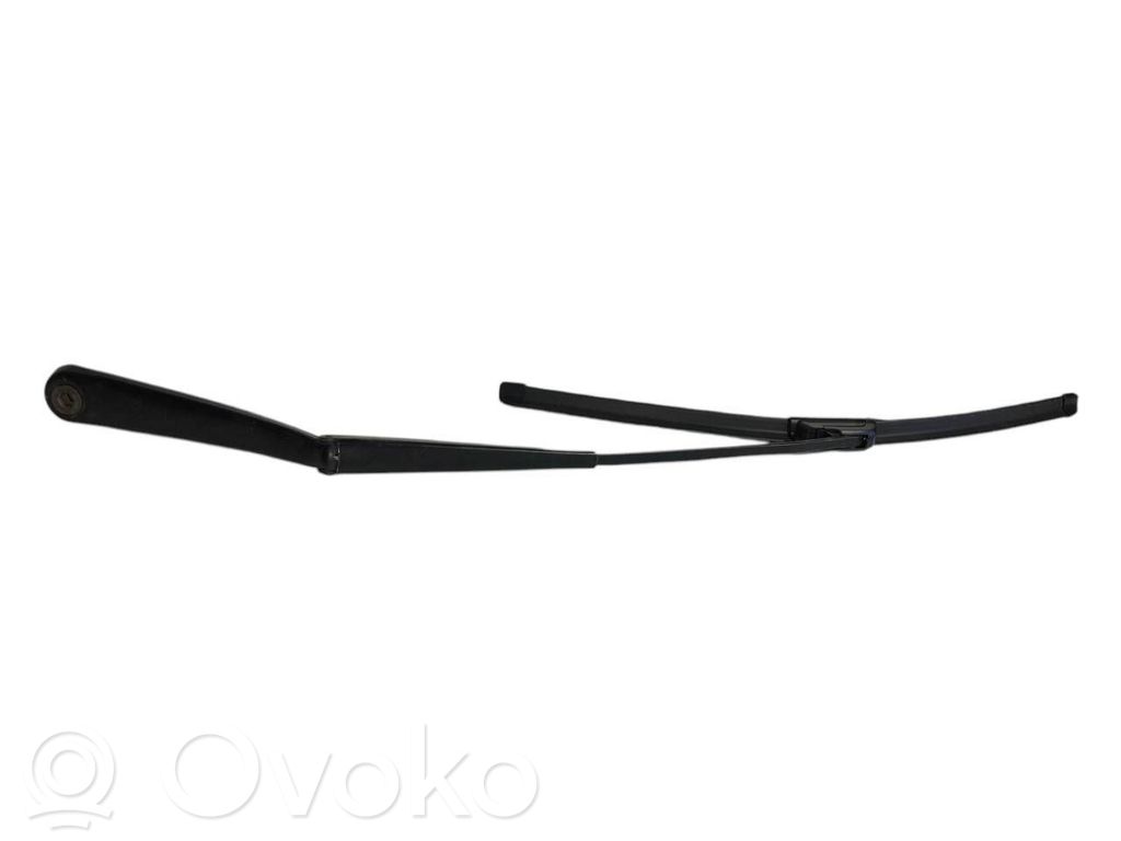 BMW X3 E83 Front wiper blade arm 