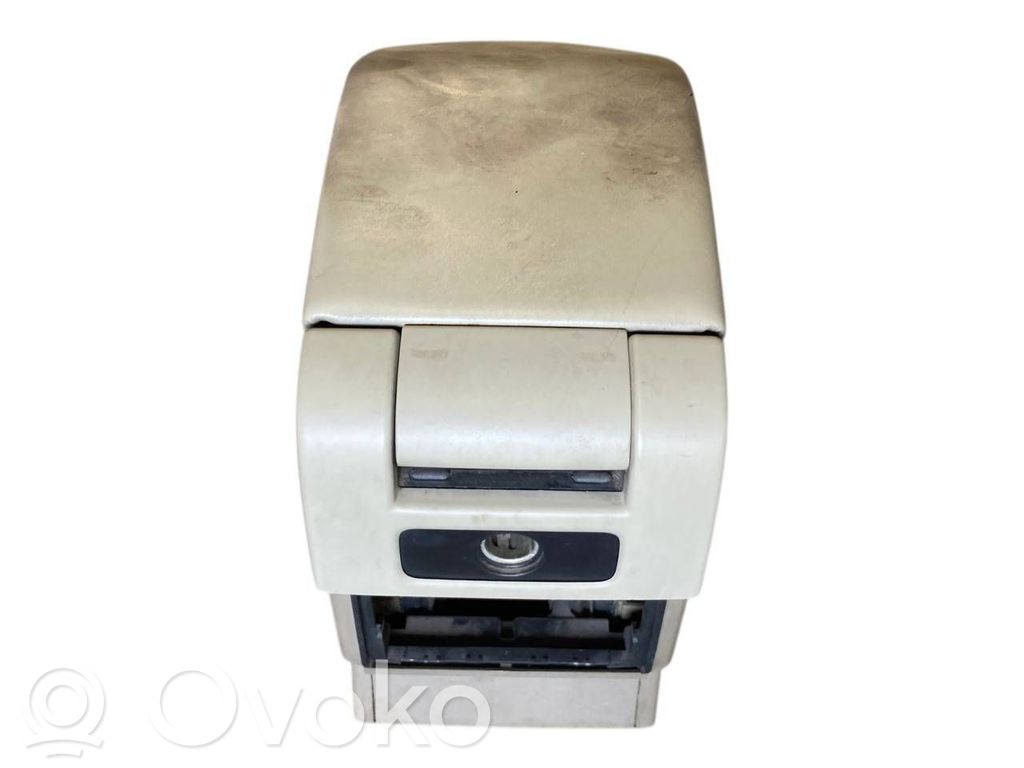 Armrest   30715140,39997587,390228,6G9115K603KB,JC390227