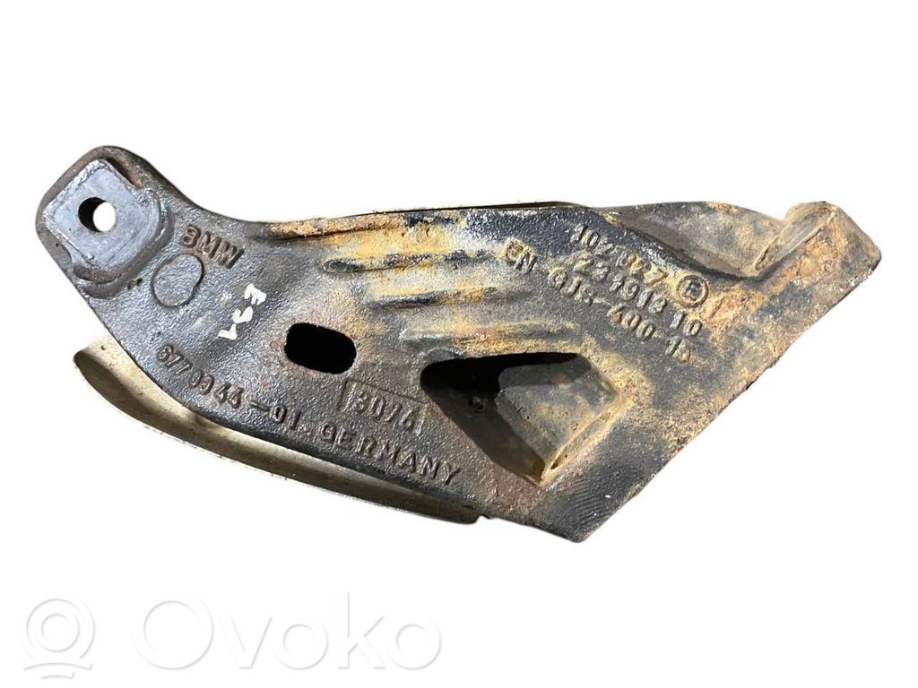 Engine mounting bracket   6770044