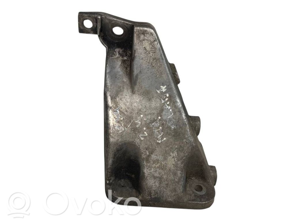 Engine mounting bracket   1135764