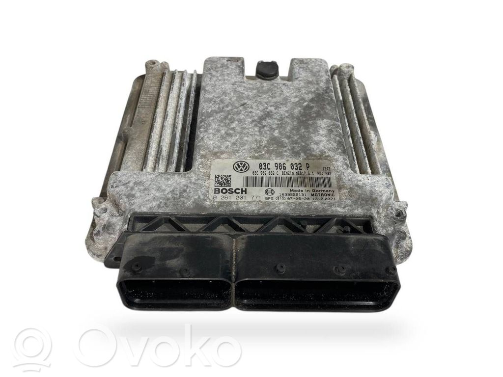 Volkswagen Golf V Engine control unit/module 