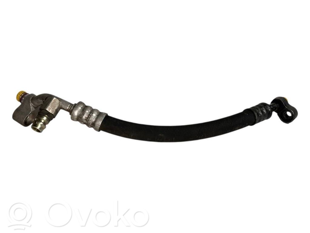BMW 3 E46 Ilmastointilaitteen putki (A/C) 
