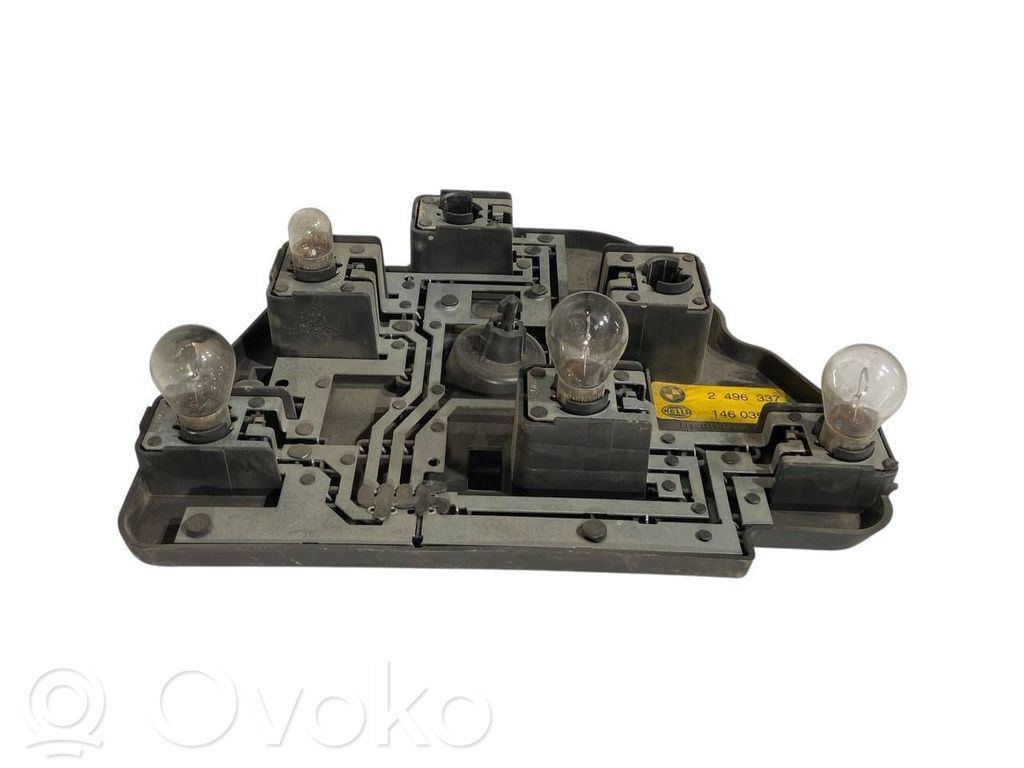 BMW 5 E39 Tail light bulb cover holder 