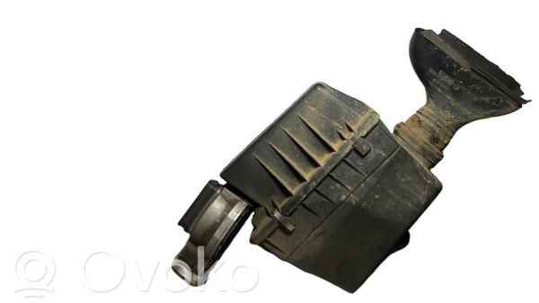 Air filter box   1727684,7416043