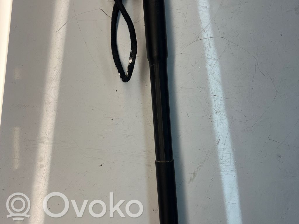 Volvo XC60 Amortyzator klapy tylnej bagażnika 