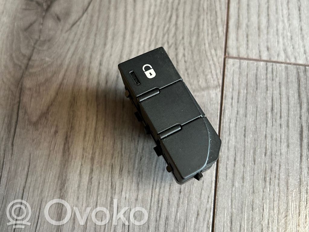 Citroen C5 Central locking switch button 