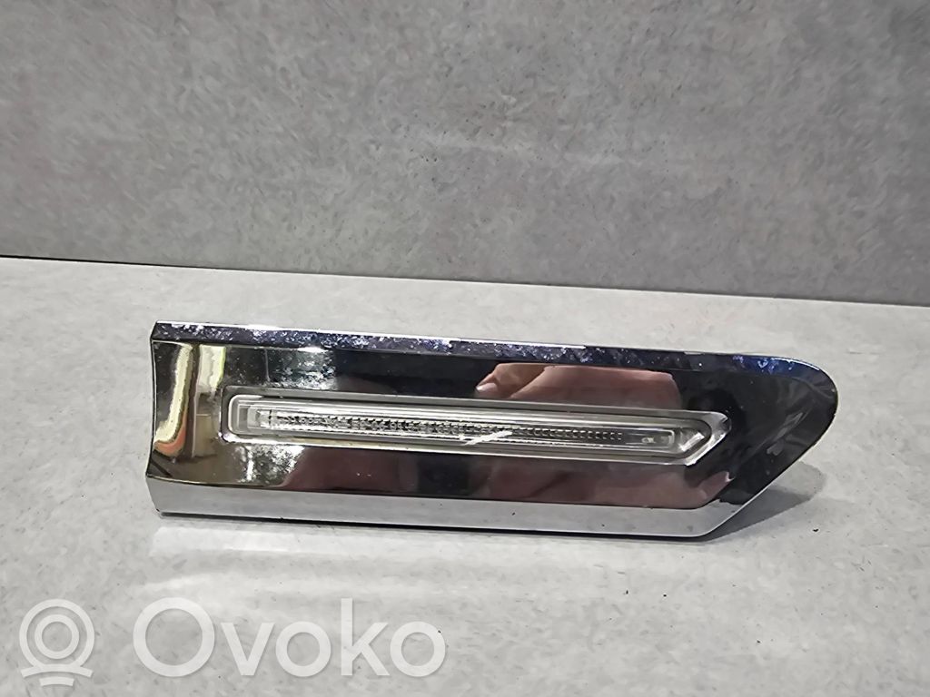 BMW 7 F01 F02 F03 F04 Kierunkowskaz błotnika przedniego 