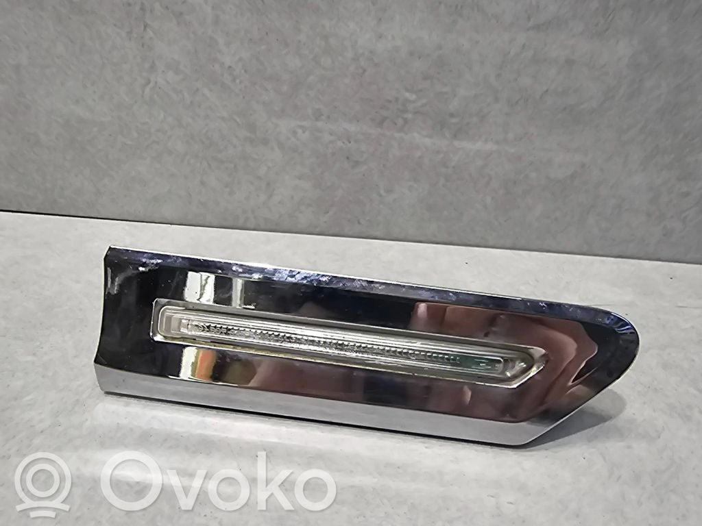 BMW 7 F01 F02 F03 F04 Kierunkowskaz błotnika przedniego 